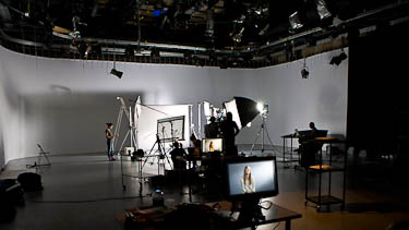 iPad Workflow Dailies und Rushes, das digitale Labor OCTAMAS arbeitet mit brandneuem Workflow Filmproduktion gedreht mit RED ONE MX, OCTAMAS hat nun vier RED ONE Cameras auf den neuen Mysterium-X (MX)