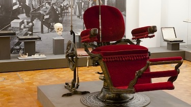 Medizinhistorisches Museum: Kuration: Beate Schappach & Ronny Trachsel, Meseumsleitung: Dr. phil. Historiker, Christoph Mörgeli, OCTAMAS: Postproduktion, Einrichten und Inbetriebnahme der Mediastatione